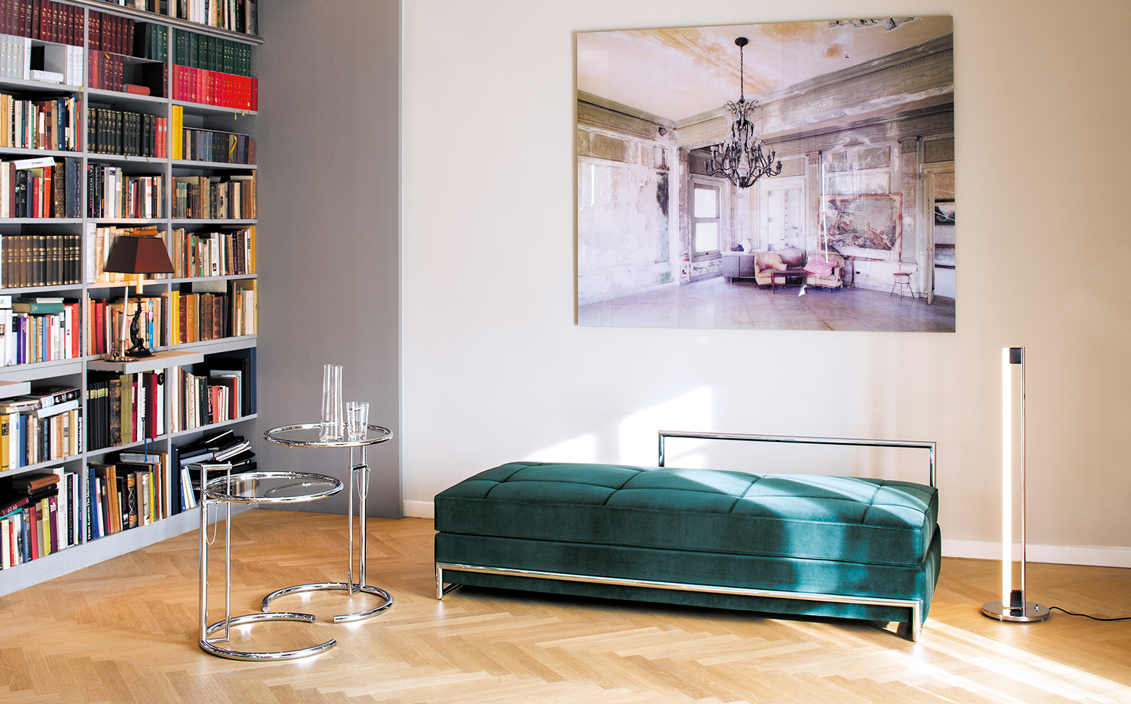 Adjustable Table E1027