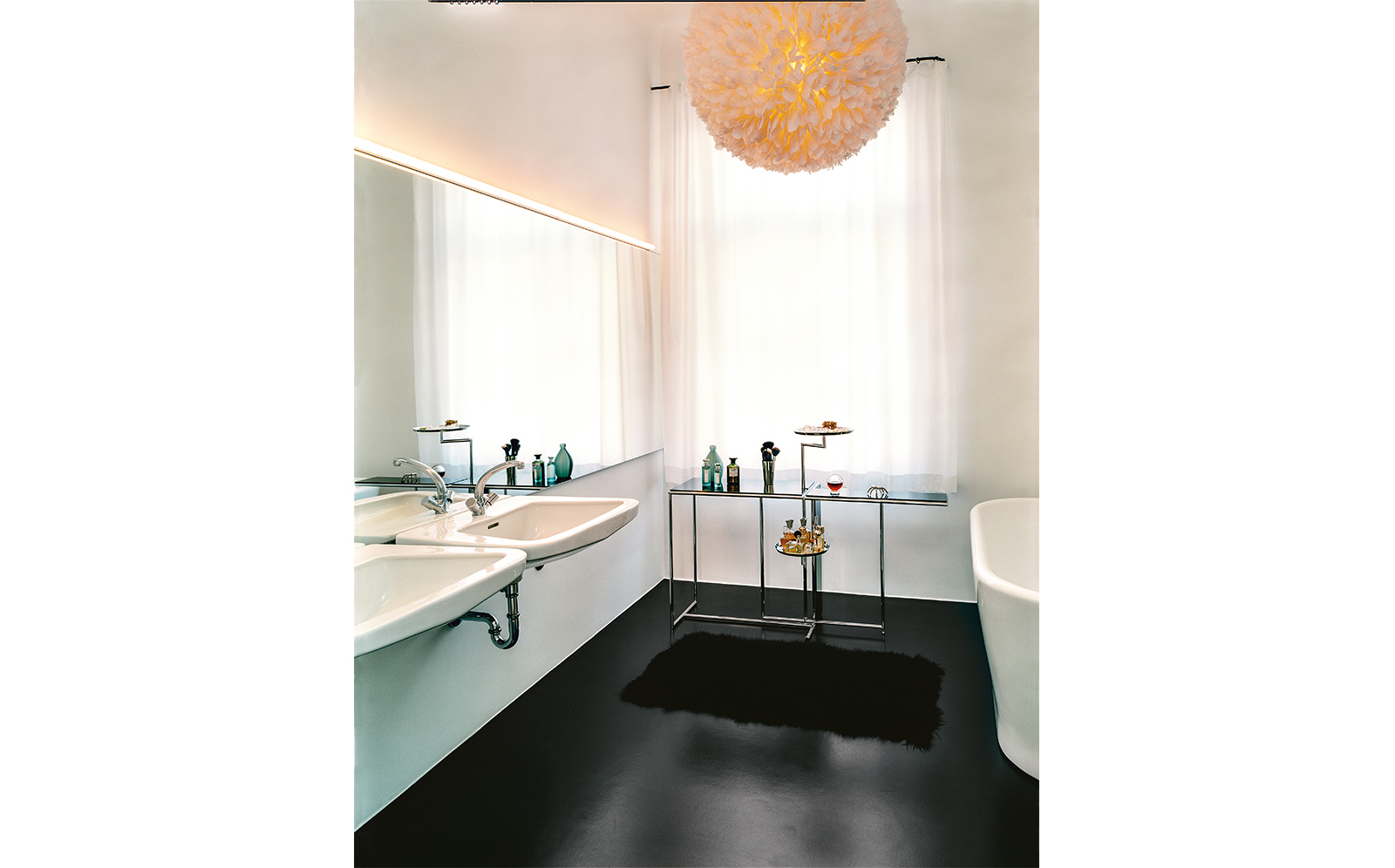 Rivoli Table