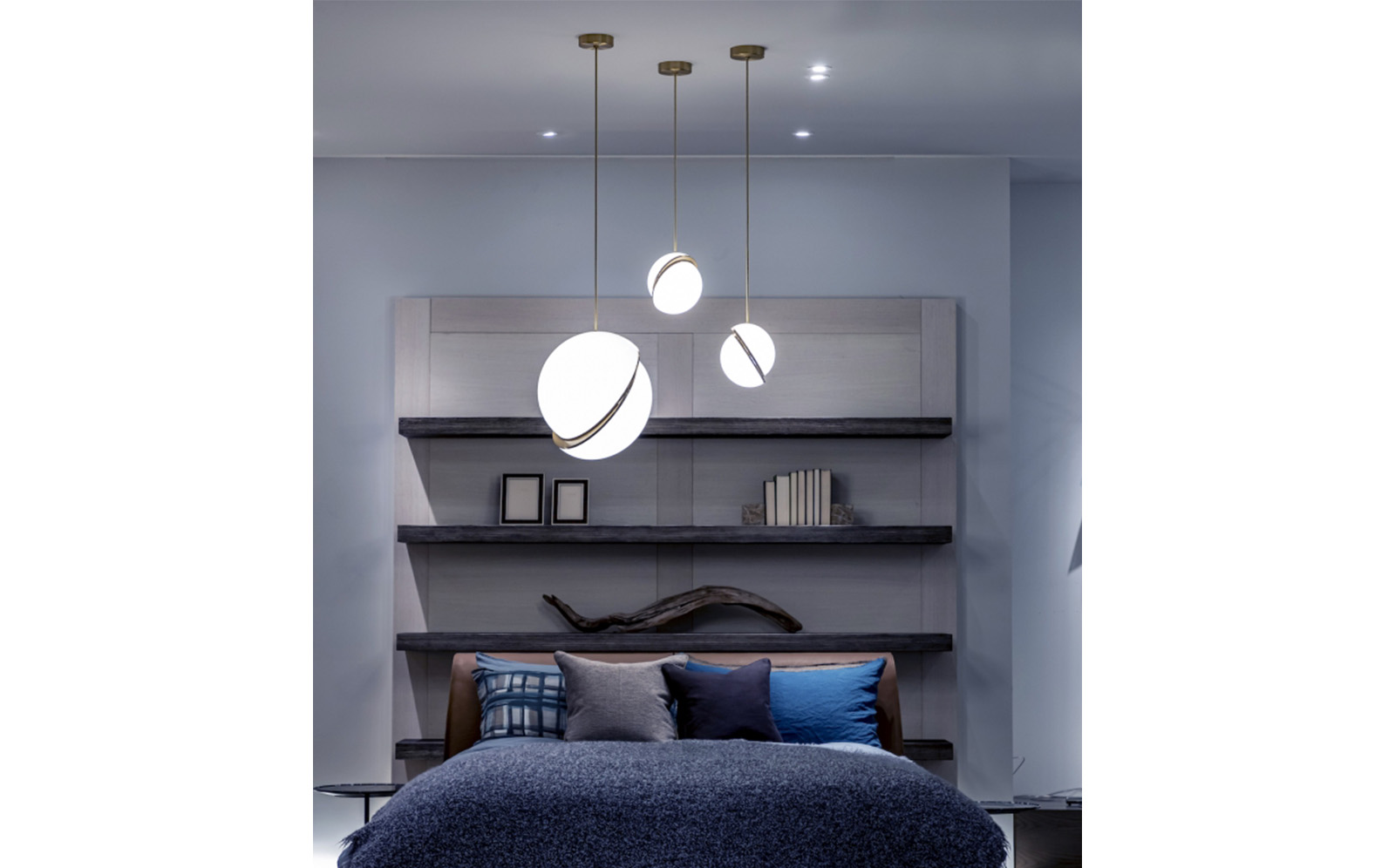 Crescent Light Pendant